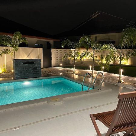 Home In Terengganu With Private Pool Kuala Terengganu Ngoại thất bức ảnh