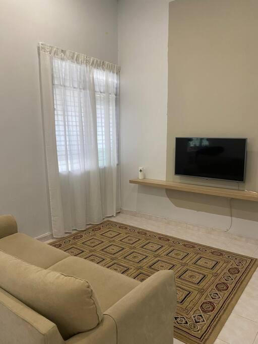 Home In Terengganu With Private Pool Kuala Terengganu Ngoại thất bức ảnh