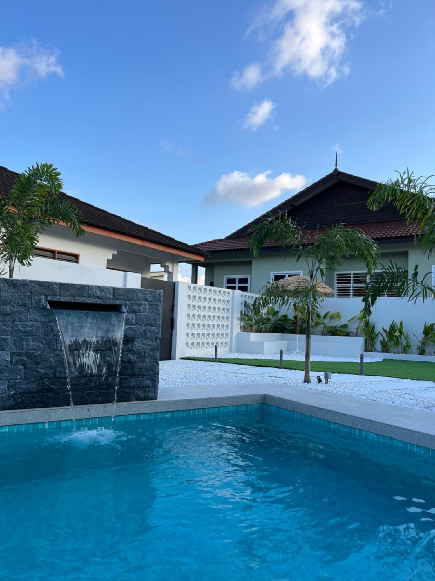 Home In Terengganu With Private Pool Kuala Terengganu Ngoại thất bức ảnh