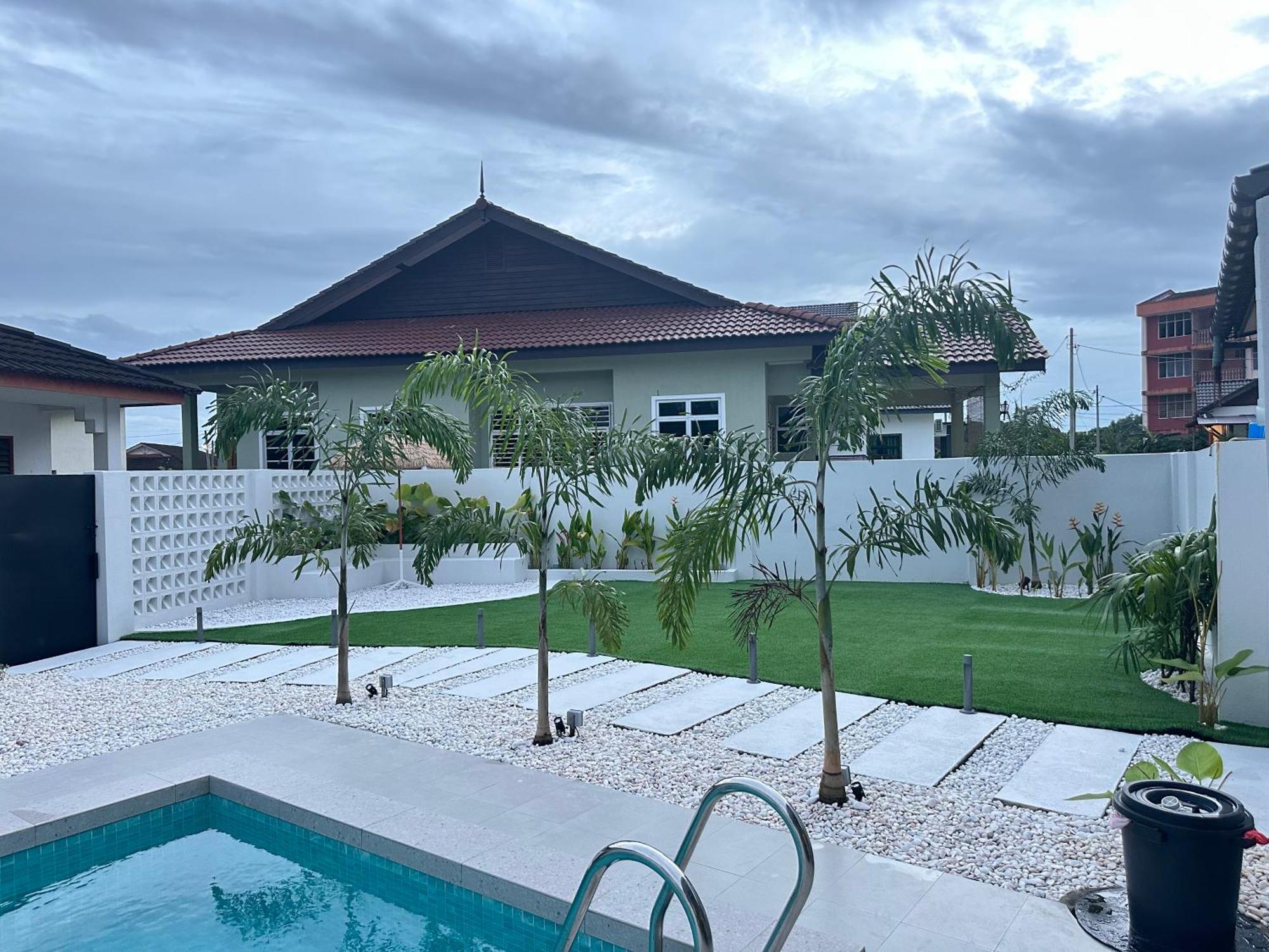 Home In Terengganu With Private Pool Kuala Terengganu Ngoại thất bức ảnh